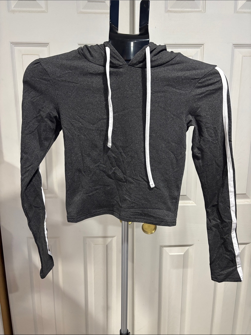 Charlotte Russe Gray Cropped Hoodie with White Drawstrings and Sleeve Stripes